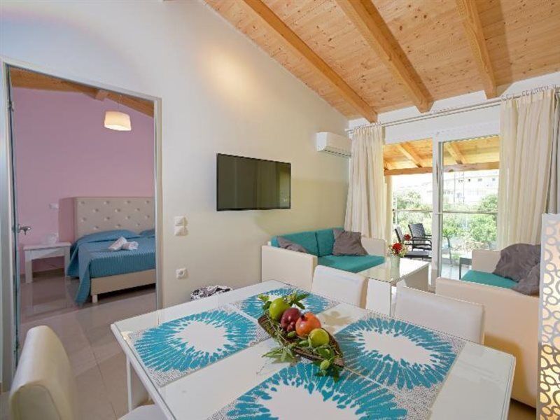 Palapart Gikas Suites And Studios Γουβιά Εξωτερικό φωτογραφία